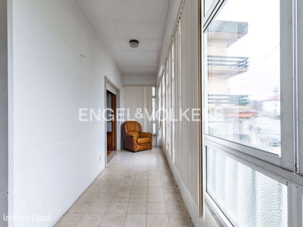 Moradia com duas frações de utilização independente e garagem - Grande imagem: 4/30