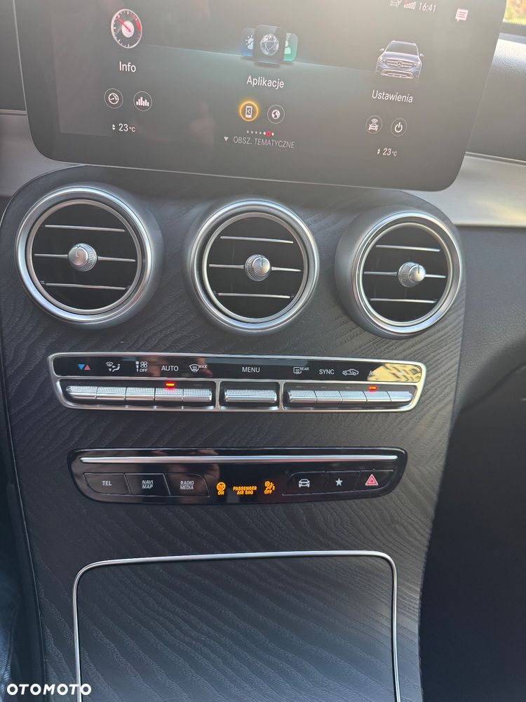 Mercedes-Benz GLC 300 4Matic 9G-TRONIC AMG Line Advanced - 23