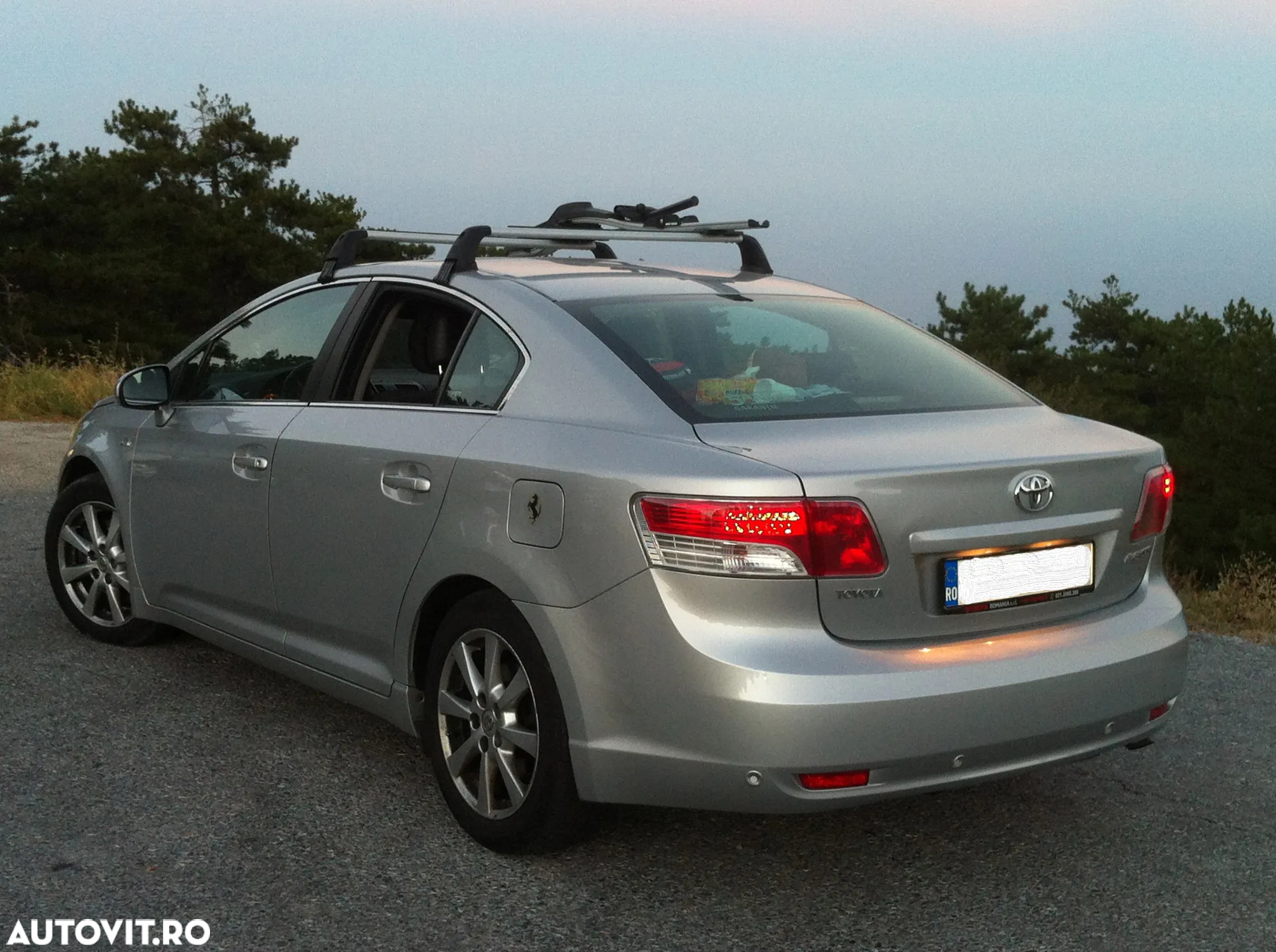 Toyota Avensis 2.2 D-CAT Luxury - 2