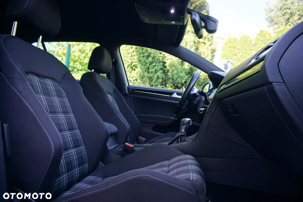 Volkswagen Golf VII 2.0 TDI BMT GTD DSG - 22