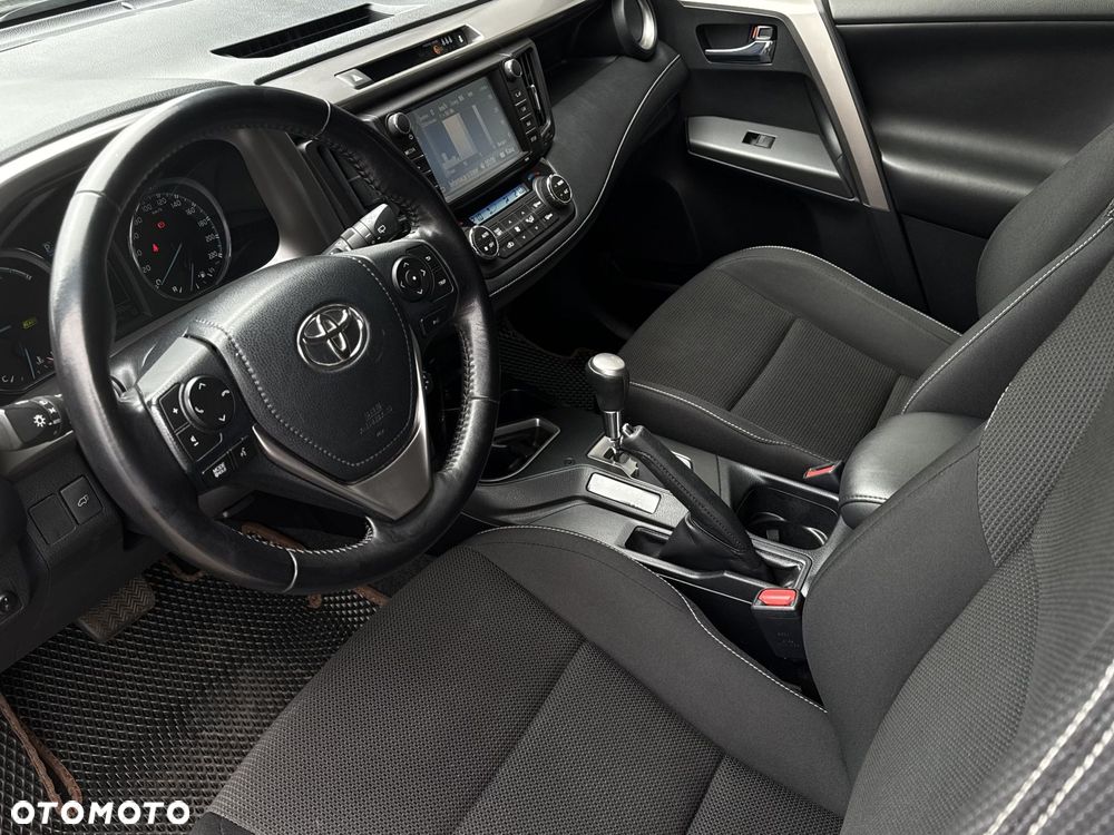 Toyota RAV4 - 10
