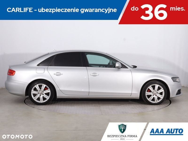 Audi A4 Limousine - 8