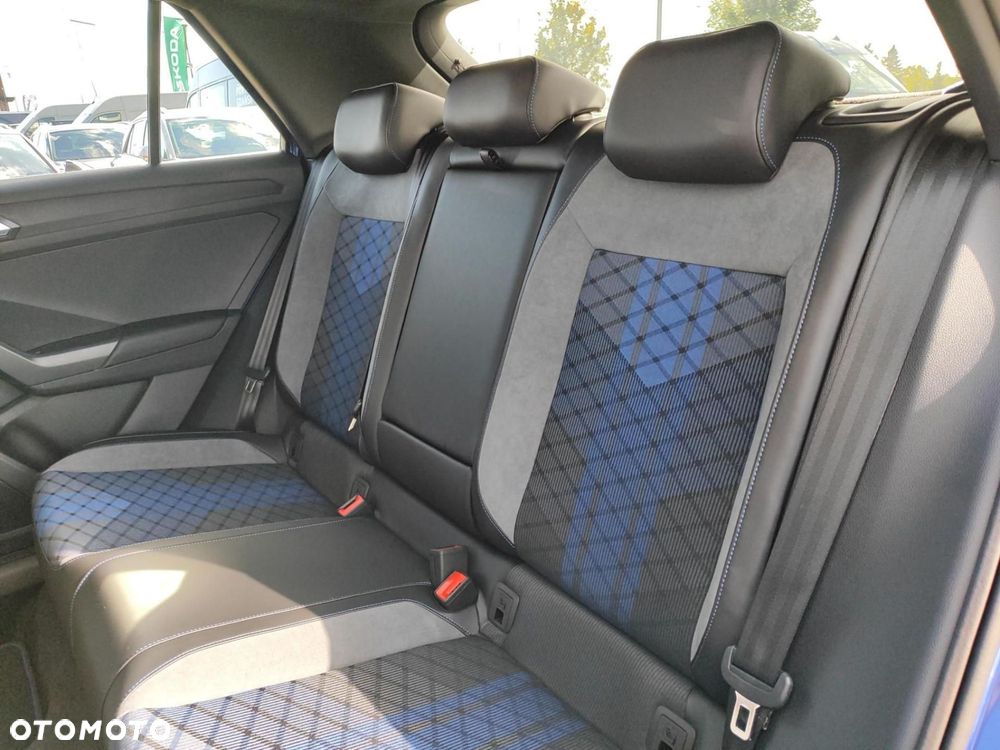 Volkswagen T-Roc - 19