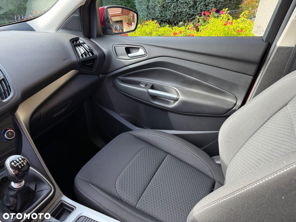 Ford Kuga 1.5 EcoBoost 2x4 Titanium - 34