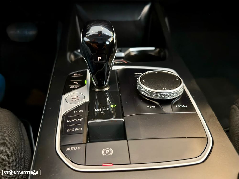 BMW 116 d Advantage Auto - 30