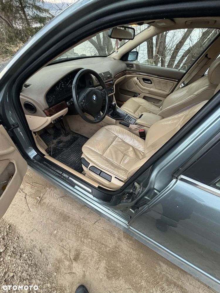 BMW Seria 5 525i - 7