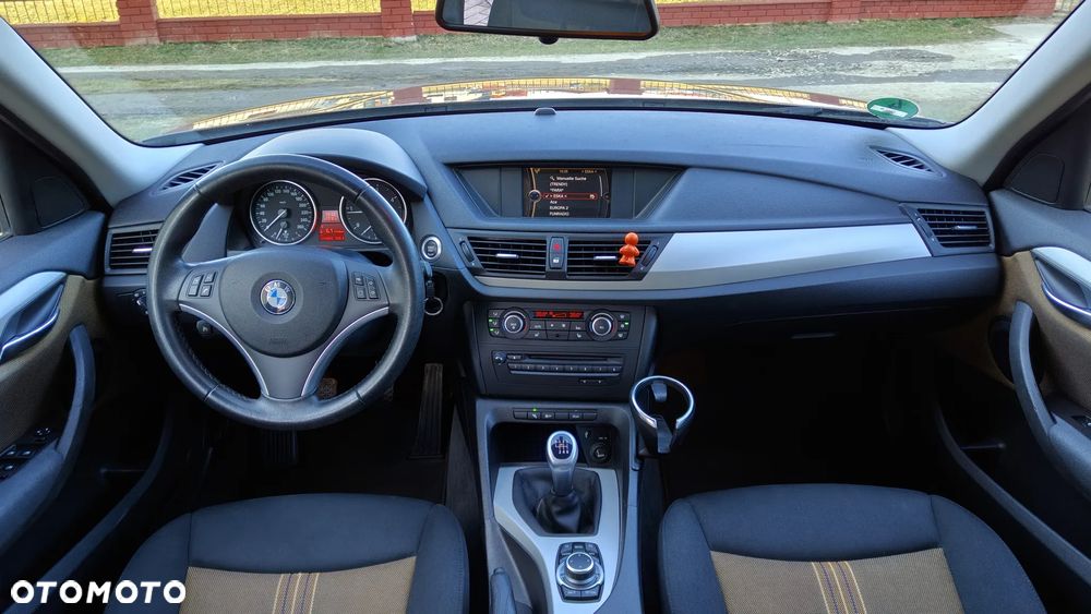 BMW X1 sDrive18d xLine - 18