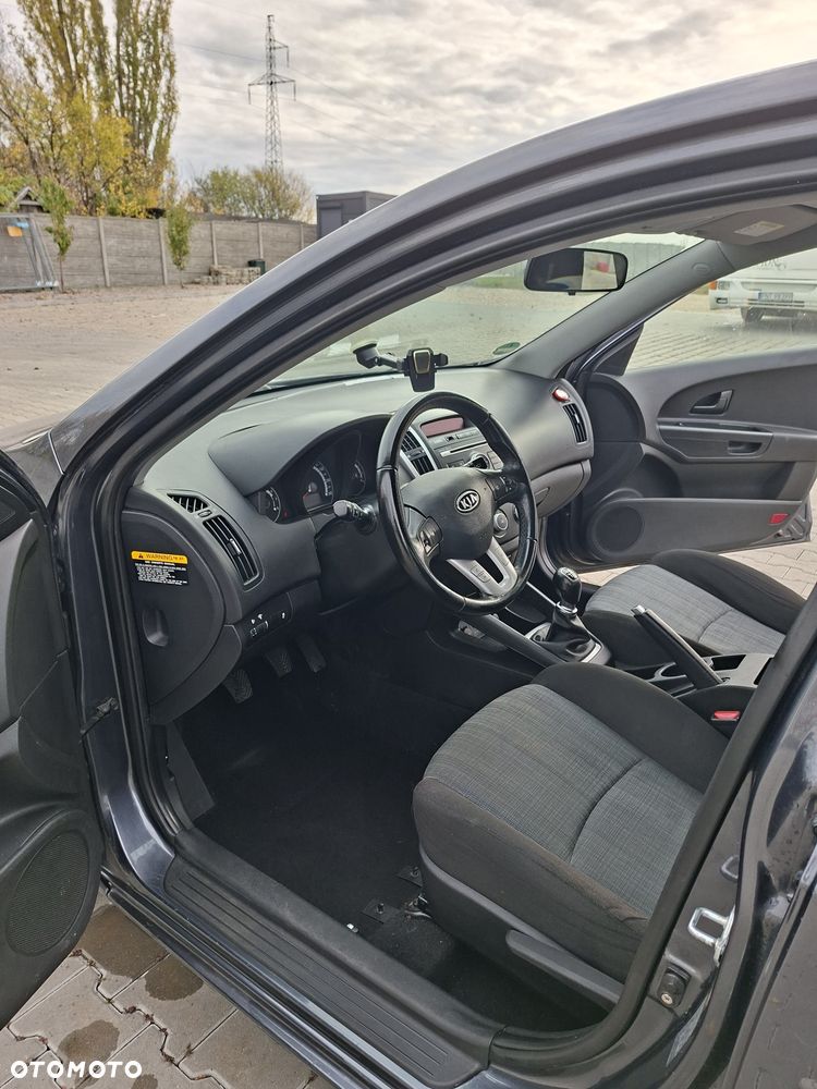 Kia Ceed - 6