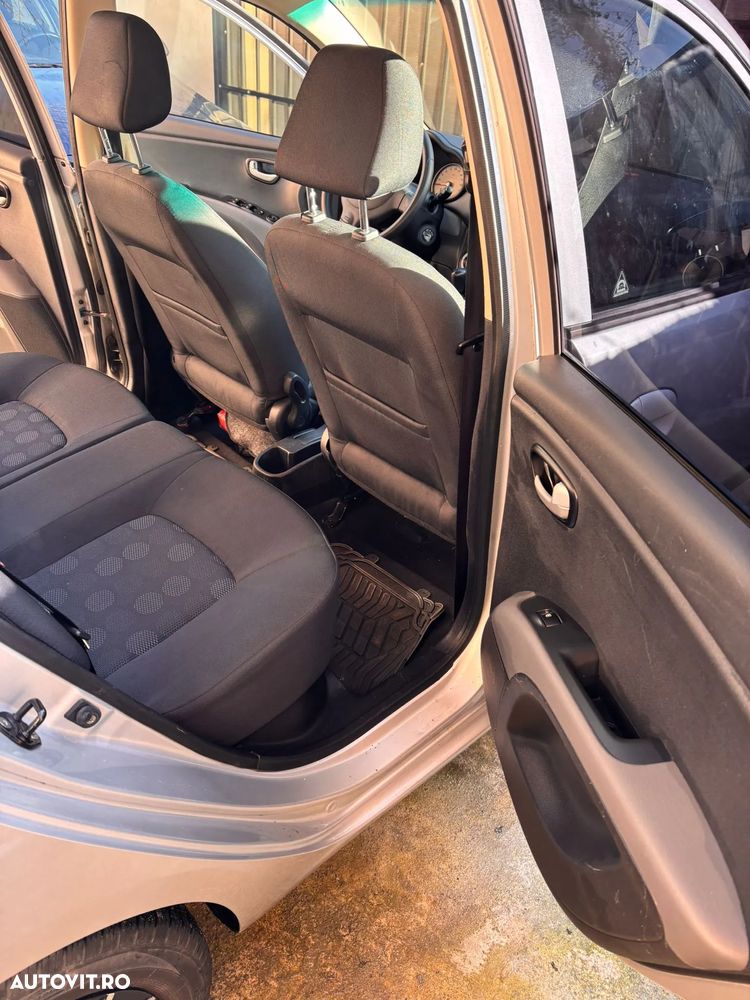 Hyundai i10 1.2 DOHC 5DR COMFORT - 13