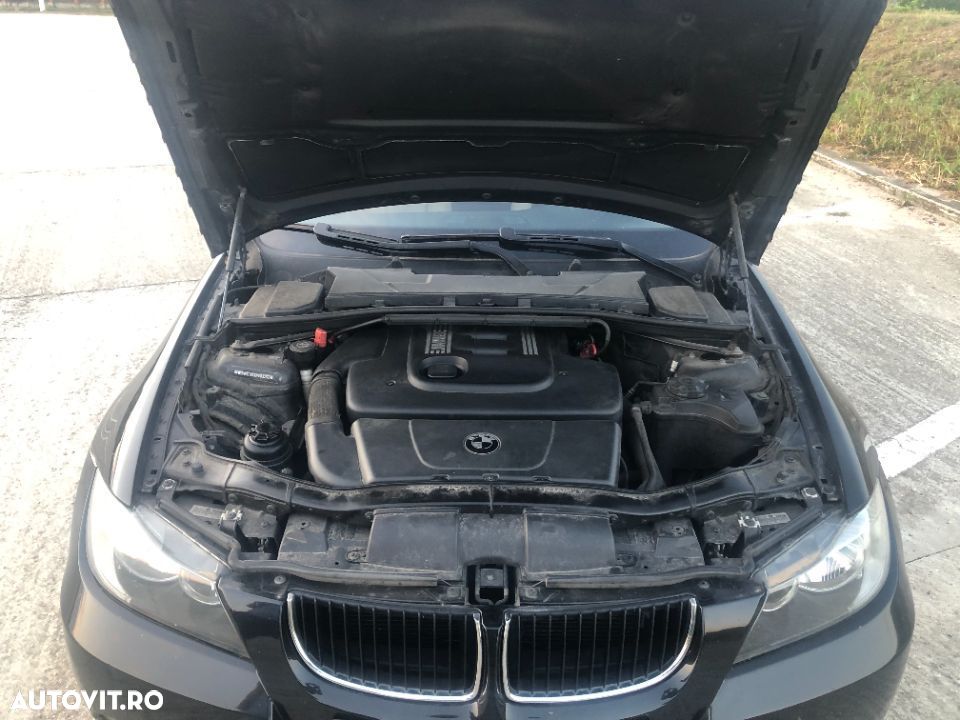 Dezmembrez BMW seria 3 ,E 90 , 318D ,an 2006 - 6