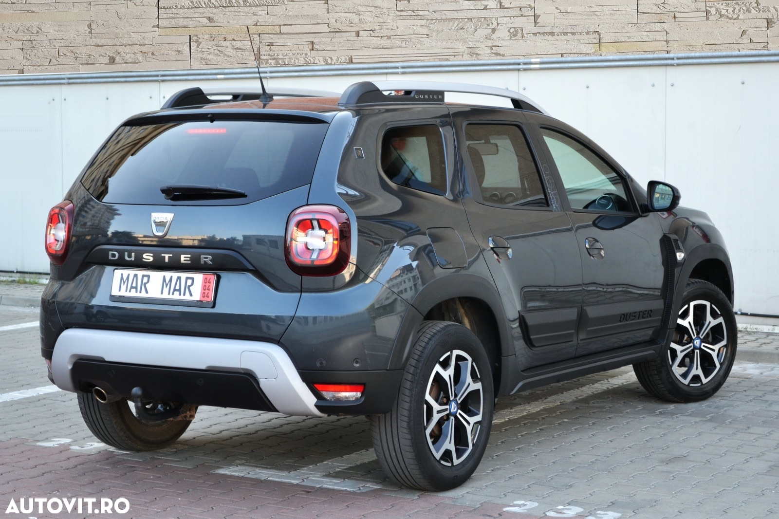Dacia Duster TCe 100 2WD Celebration - 3
