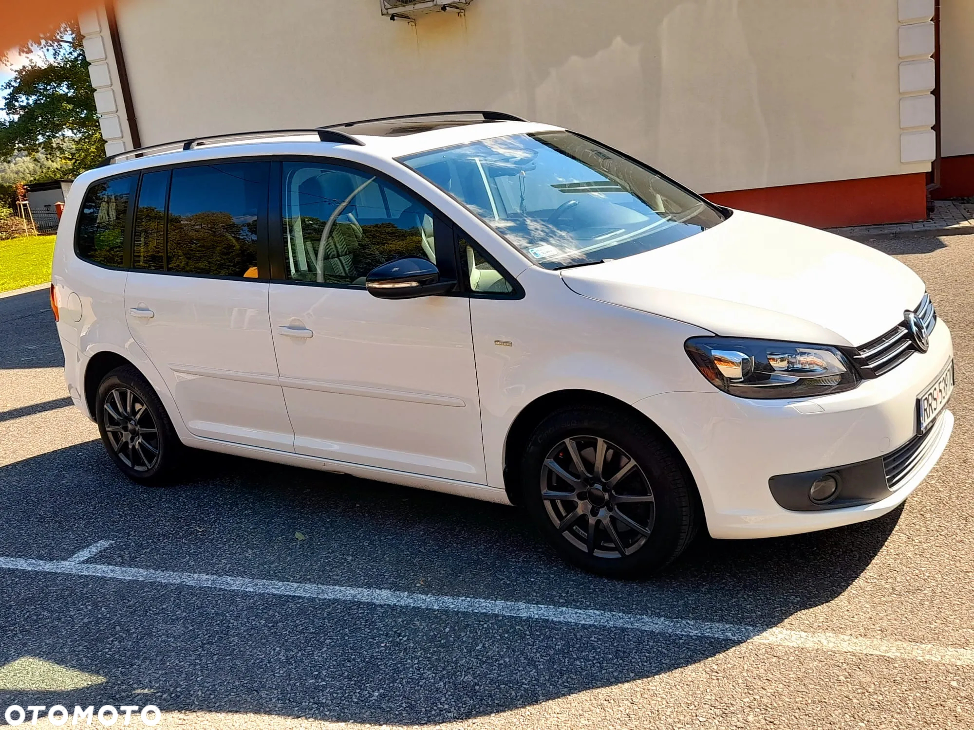 Volkswagen Touran 2.0 TDI DPF Highline - 16
