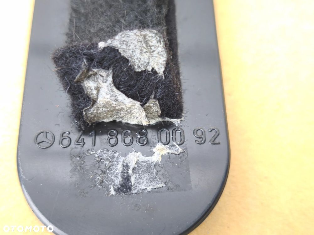 Osłona pasa słupek B 6418680092 Mercedes G-klasa w463 - 3