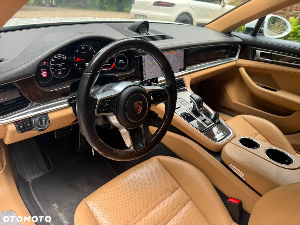 Porsche Panamera - 14