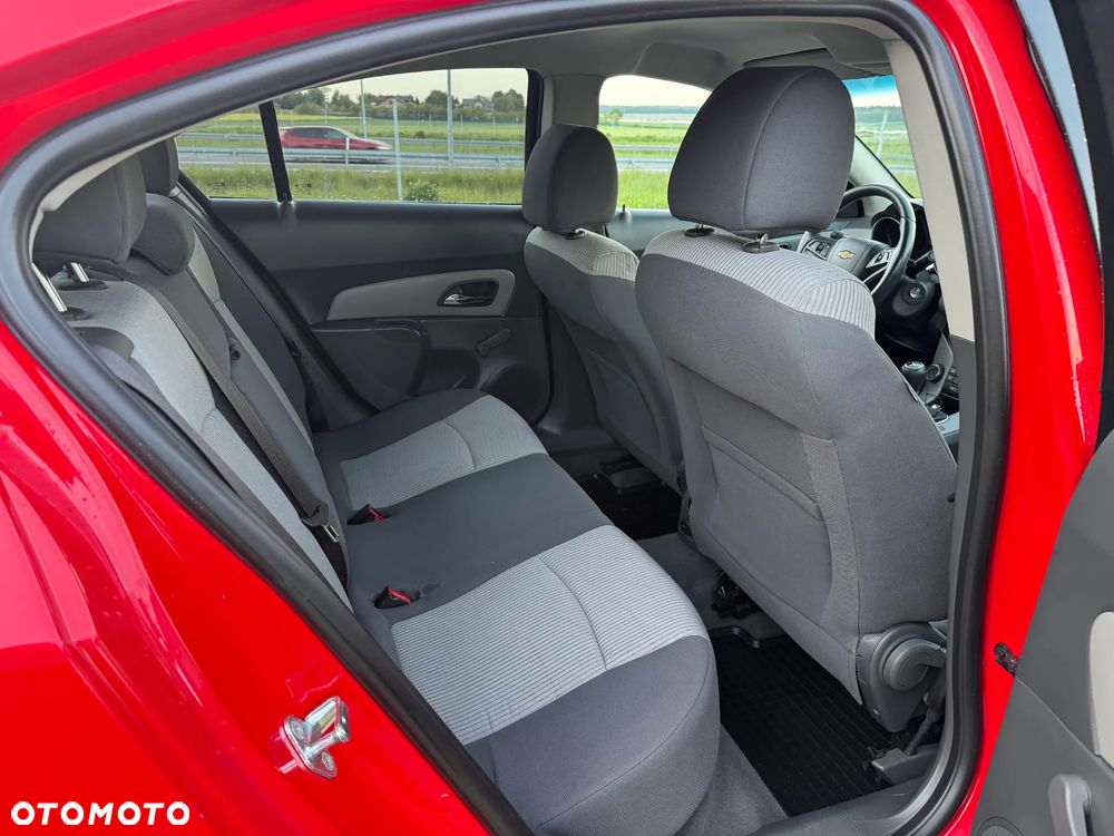 Chevrolet Cruze 1.6 LS - 12