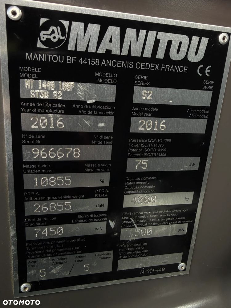 Manitou MT1440. Ładowarka Teleskopowa 14 metrów wysuw! UDŹWIG 4 TONY! Przebieg 2500 mtg. Maszyna jak Nowa z SALONU. 2017 rok. z Norwegii z Gospodarstwa rolnego! Silnik PERKINS Turbo 110 km. Aktualne Serwisy w Dekra. Nowy Model sterowane wszystko z 1 dżojstika. Ani deka luzów czy wycieku. OKAZJA! Jazda REWERS + 4 biegi. Skręt 3 tryby. Wyjście Hydrauliczne na maszcie, Poziomowanie ośi stabilizatory! Wyjścia Hydrauliczne na maszt! Okazja Ani deka luzów i wycieków. Wersja Norweska. Wielka Okazja  Opony jak Nowe! - 7