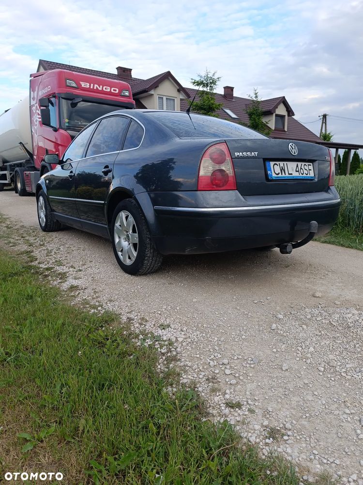 Volkswagen Passat 1.9 TDI Highline - 5