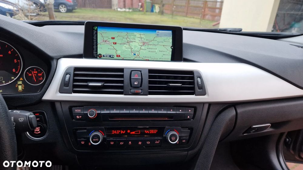 BMW Seria 3 320d Sport Line - 37