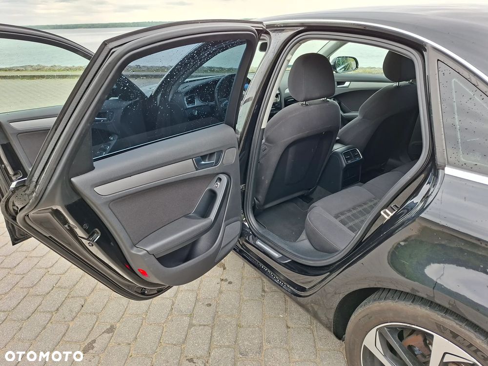 Audi A4 Limousine - 8