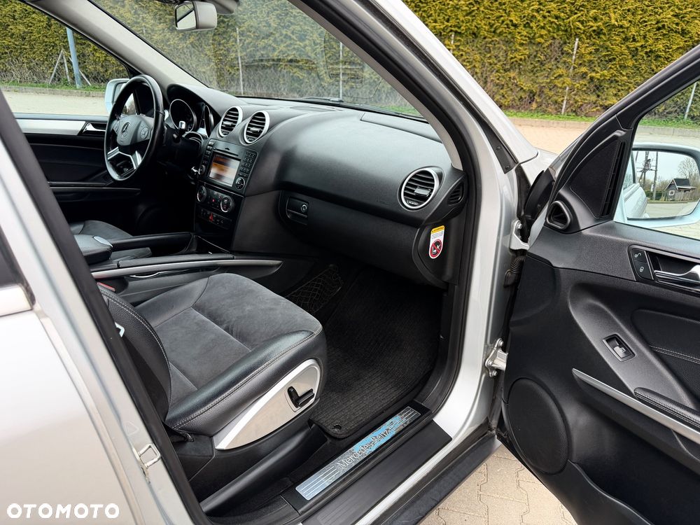 Mercedes-Benz ML - 26