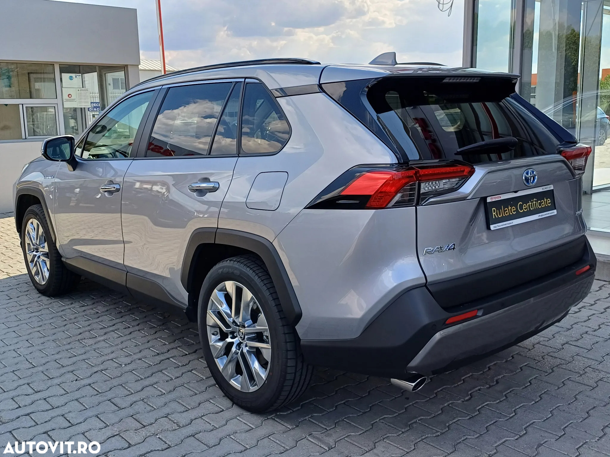 Toyota RAV4 2.5 Hybrid VVT-iE 4x2 Dynamic - 4