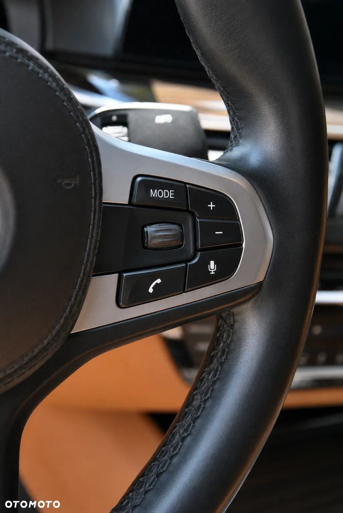 BMW Seria 5 540i xDrive Sport Line - 11