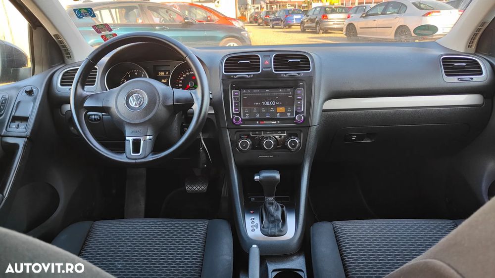 Volkswagen Golf - 8