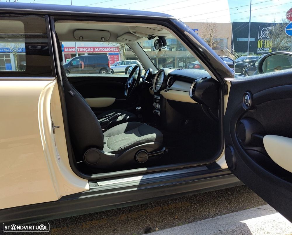 MINI 3 Portas Cooper D - 12