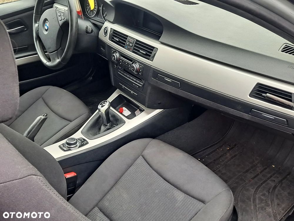 BMW Seria 3 320d - 10