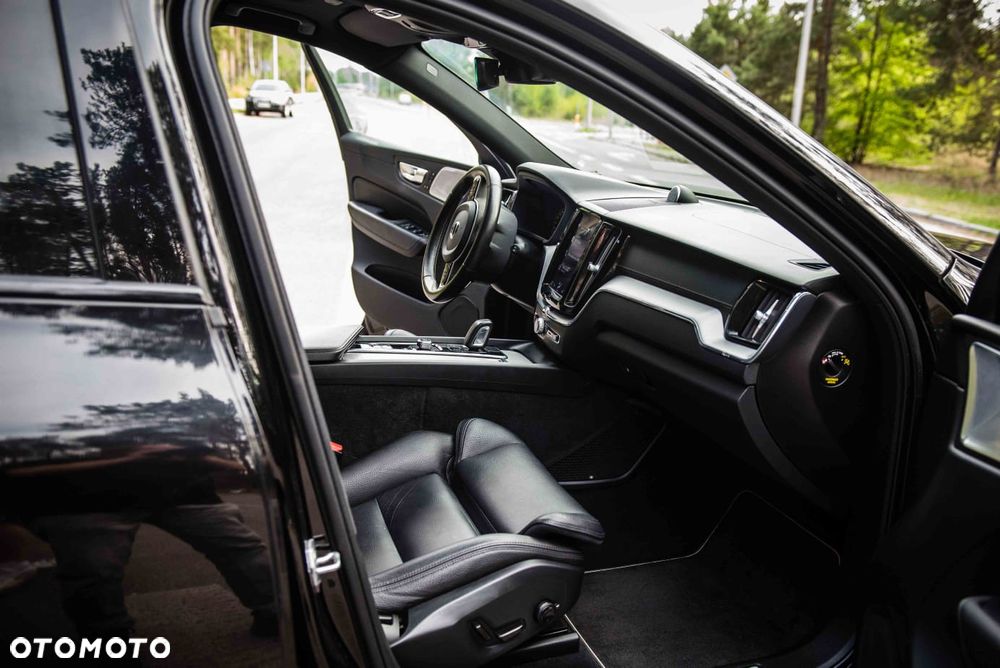 Volvo XC 60 D5 AWD R-Design - 15