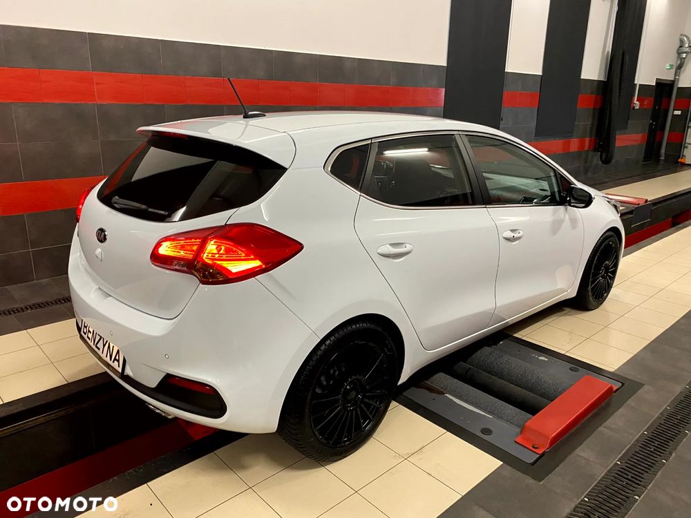 Kia Ceed 1.6 GDI Platinum Edition - 12