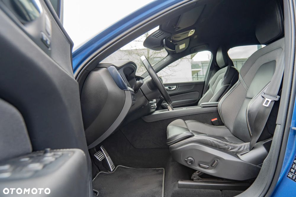 Volvo XC 60 D4 AWD R-Design - 14