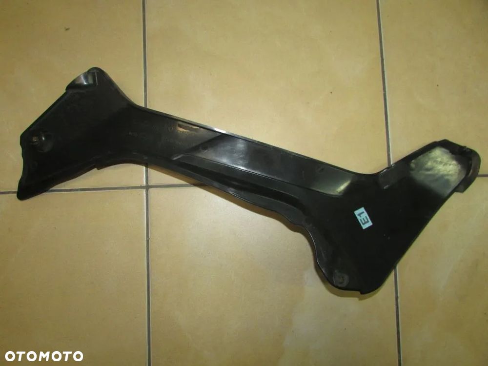 Triumph Tiger 1050 06-12 owiewka boczek prawy - 2