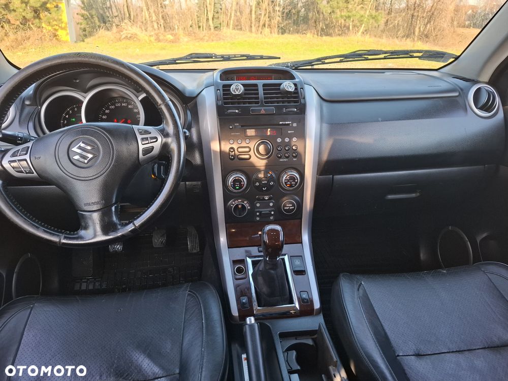 Suzuki Grand Vitara 2.0 De luxe - 10