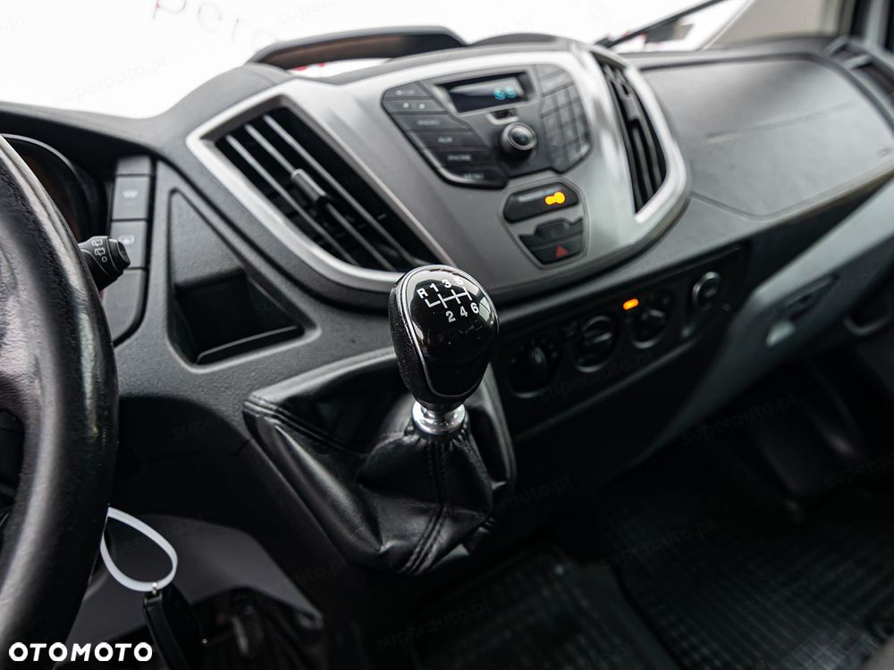 Ford Transit - 25