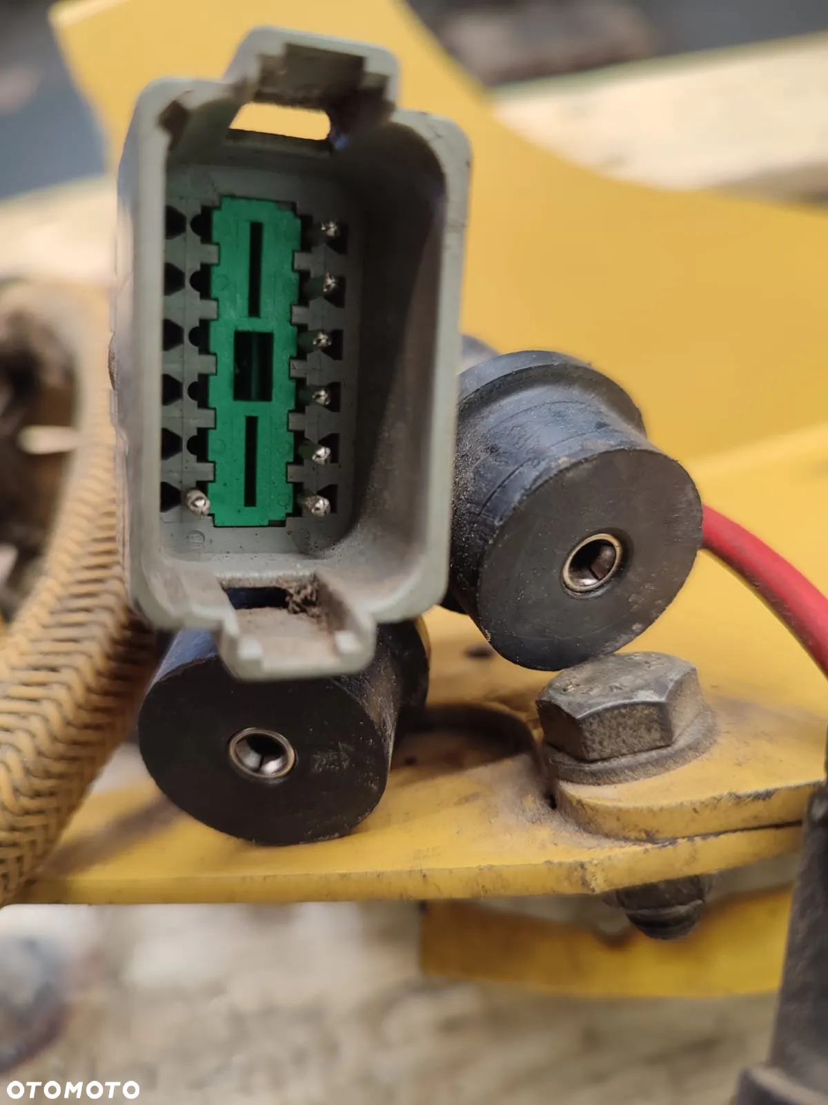 Wspornik 1374285 wiązka elektryczna CAT TH 62 - 8