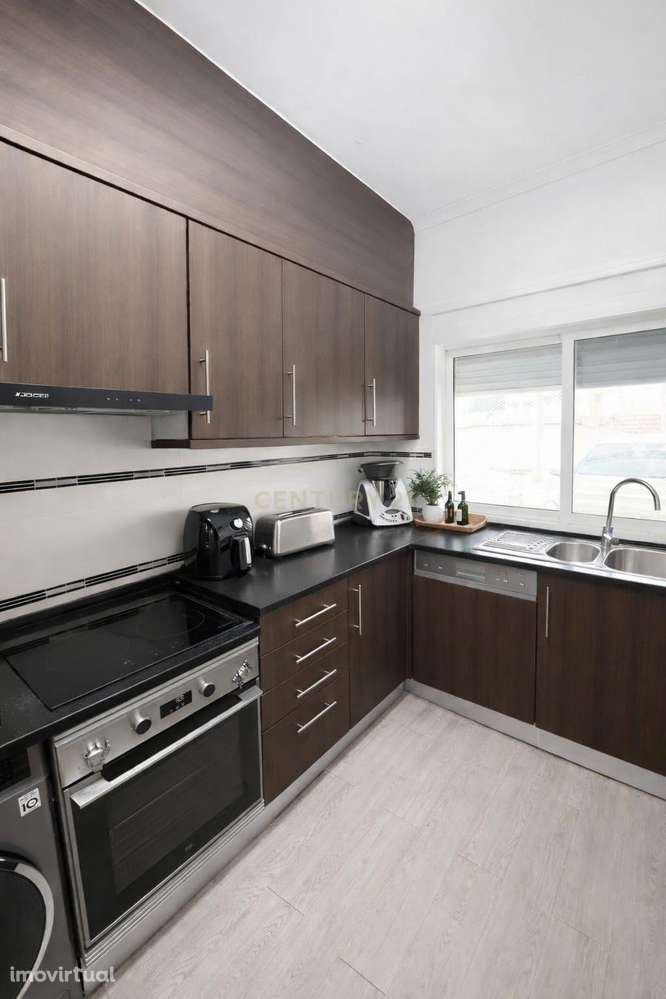 Luxuosa Moradia T2+1 - Excelente Localização - Grande imagem: 2/17