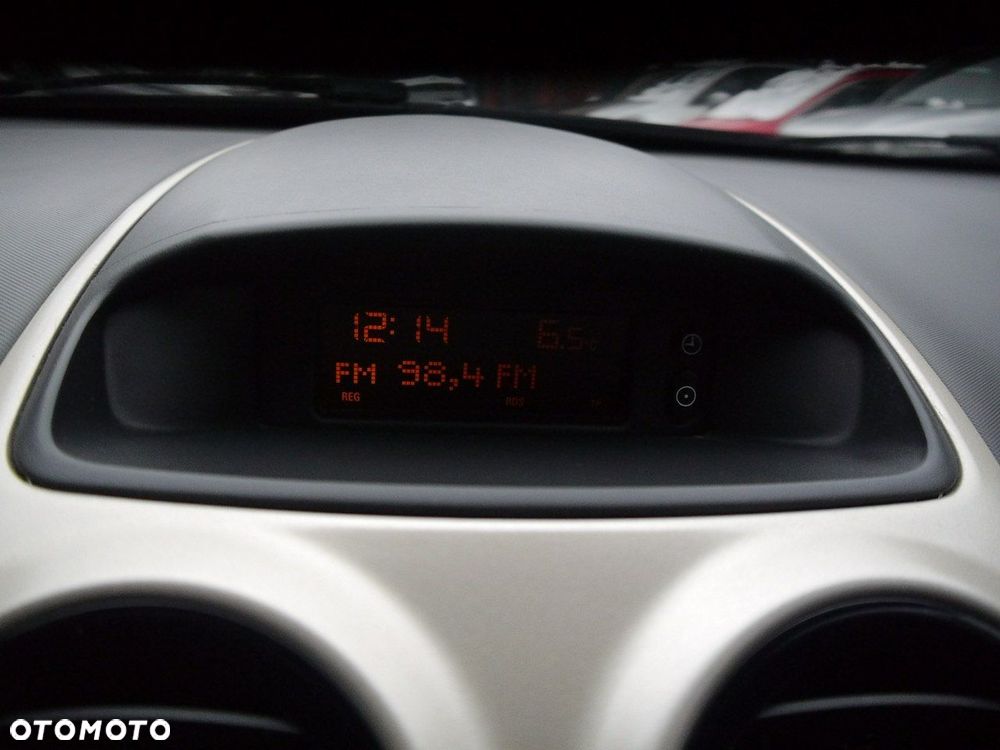 Opel Corsa 1.4 16V Cosmo - 27