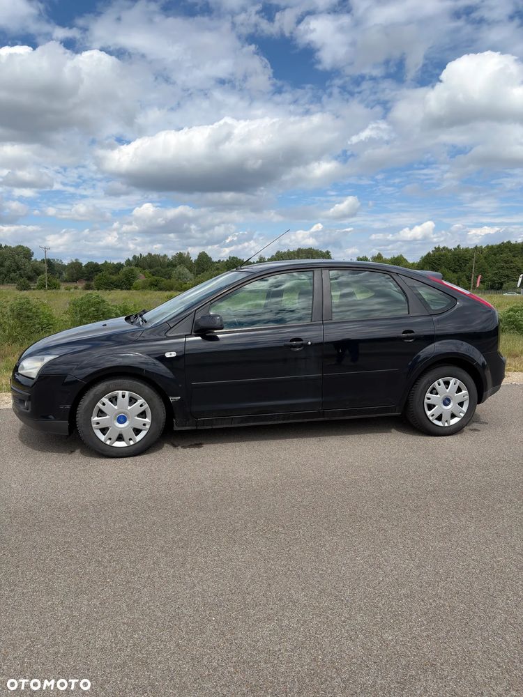Ford Focus 1.8 FF Ghia - 10