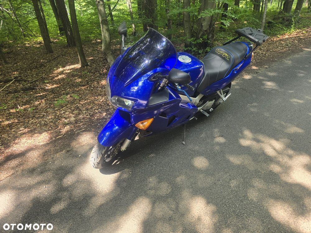 Honda VFR - 21