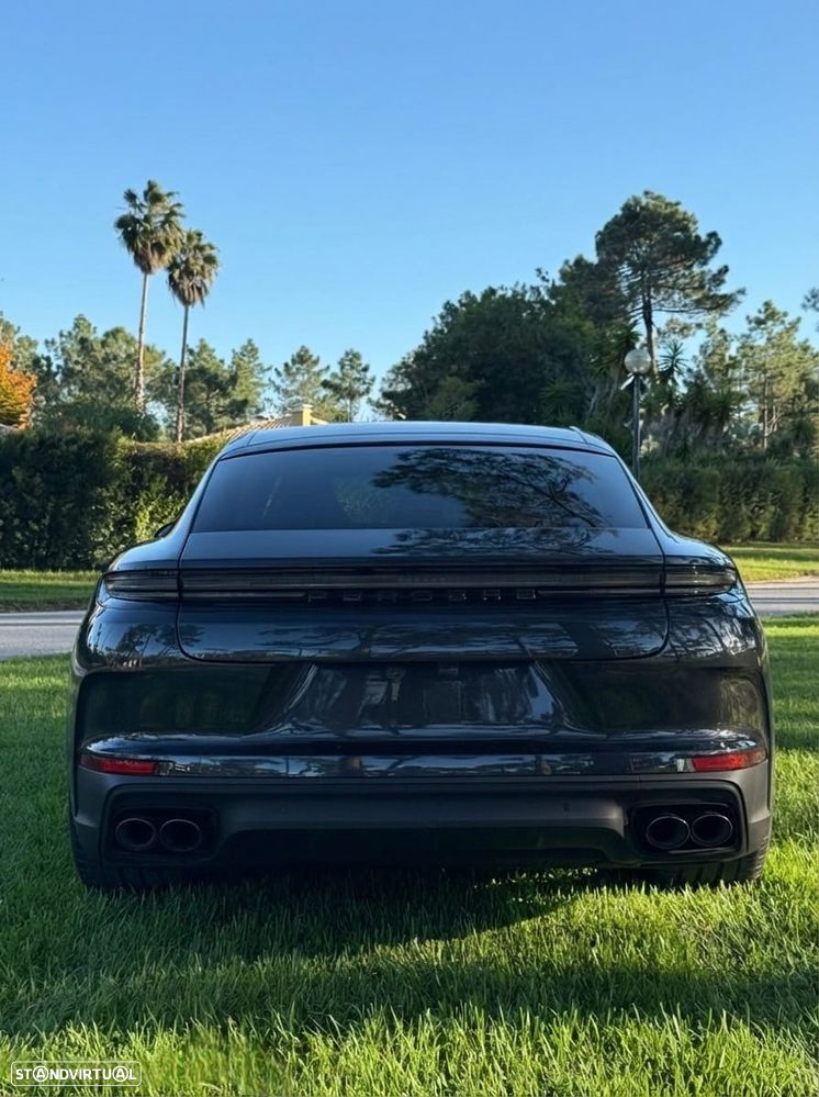 Porsche Panamera 4 E-Hybrid - 4