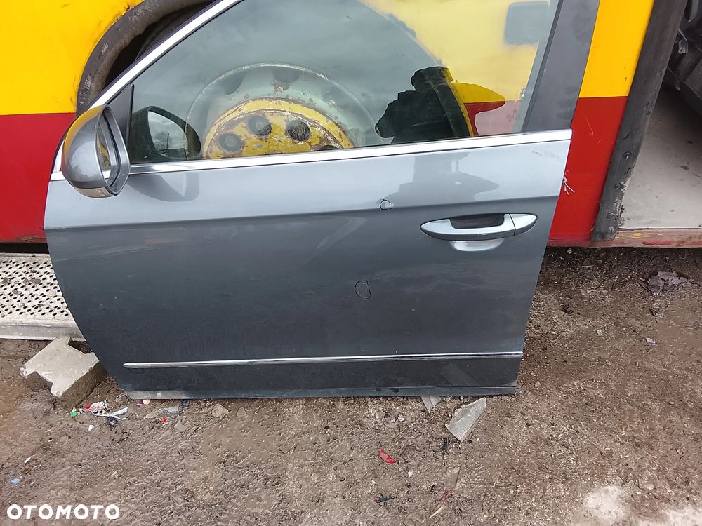 Passat B6 drzwi lewe przednie kompletne - 1