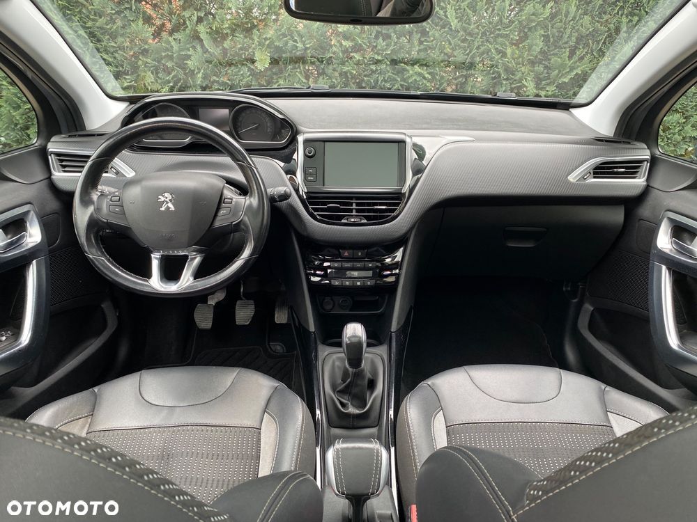 Peugeot 2008 1.2 Pure Tech Allure S&S - 2