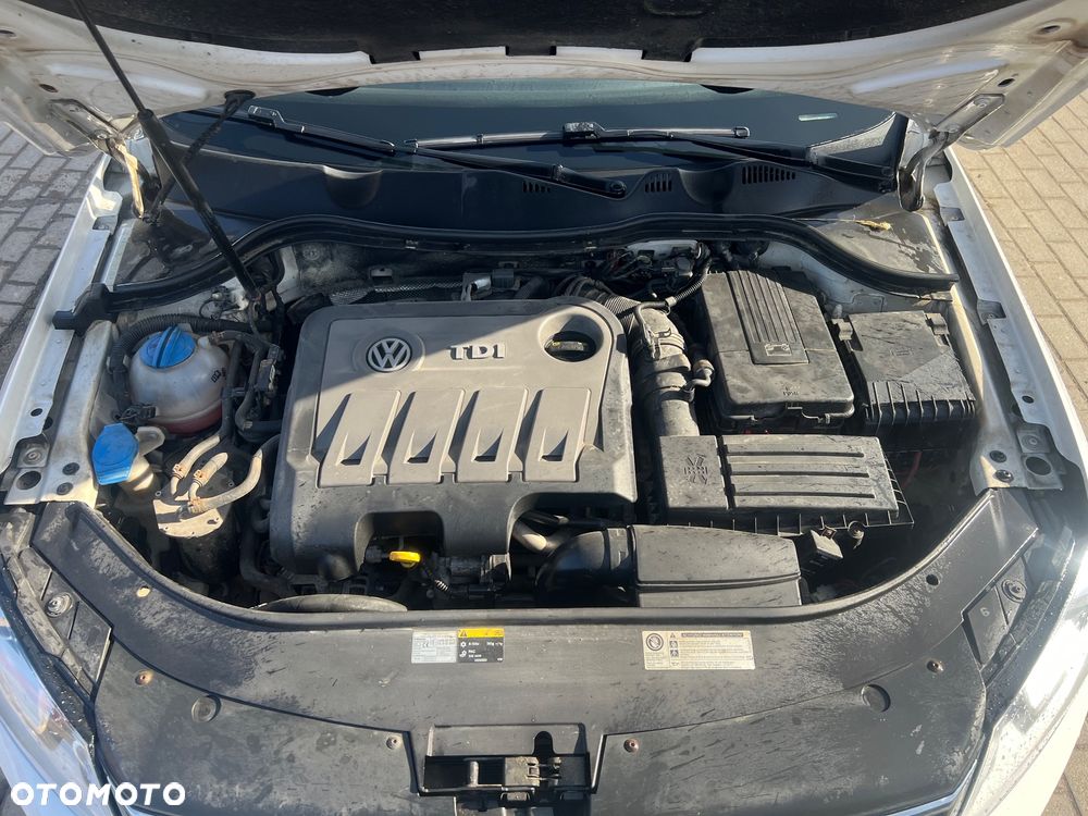 Volkswagen Passat 2.0 TDI BlueMotion Technology Highline - 38