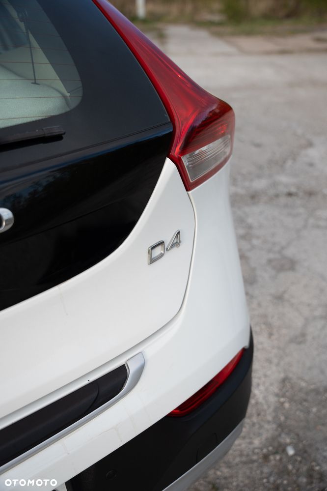 Volvo V40 D4 Geartronic Momentum - 32