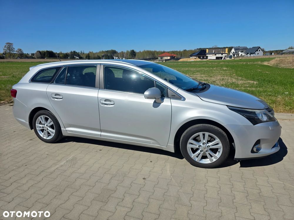 Toyota Avensis 1.8 Premium - 6