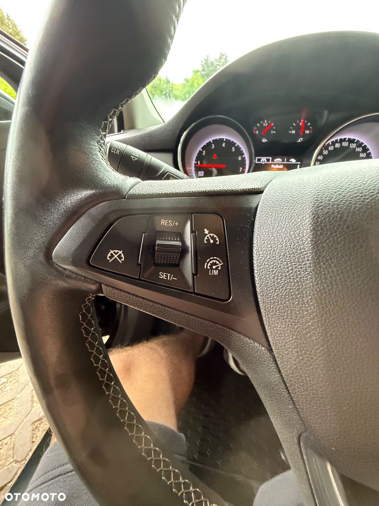 Opel Astra 1.4 T Dynamic S&S - 15