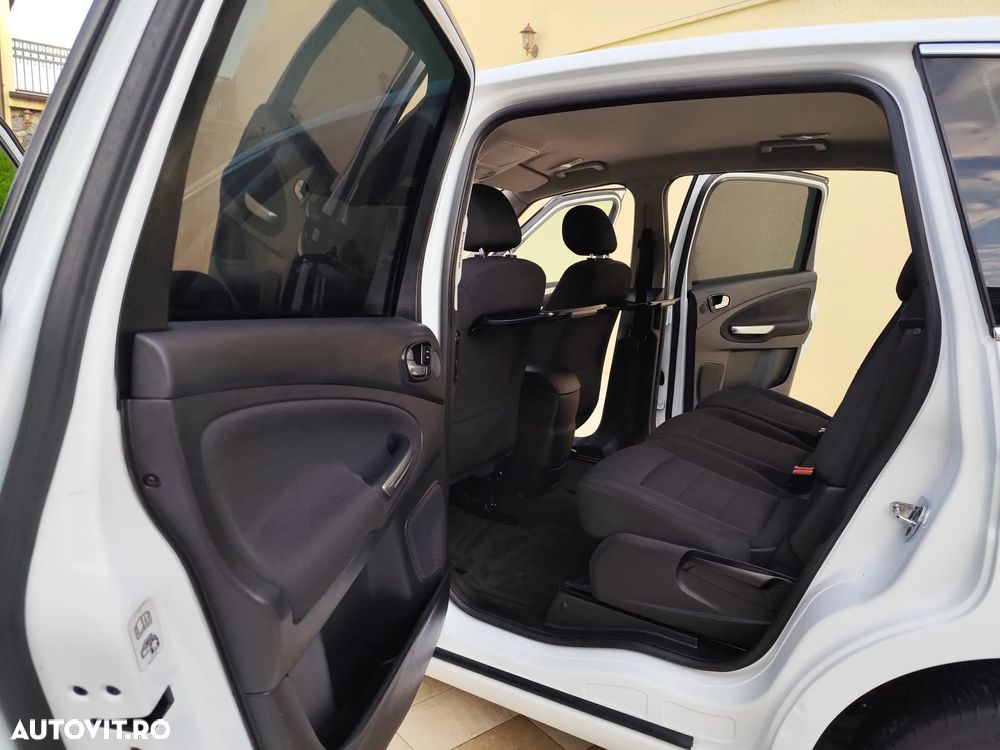 Ford S-Max - 7