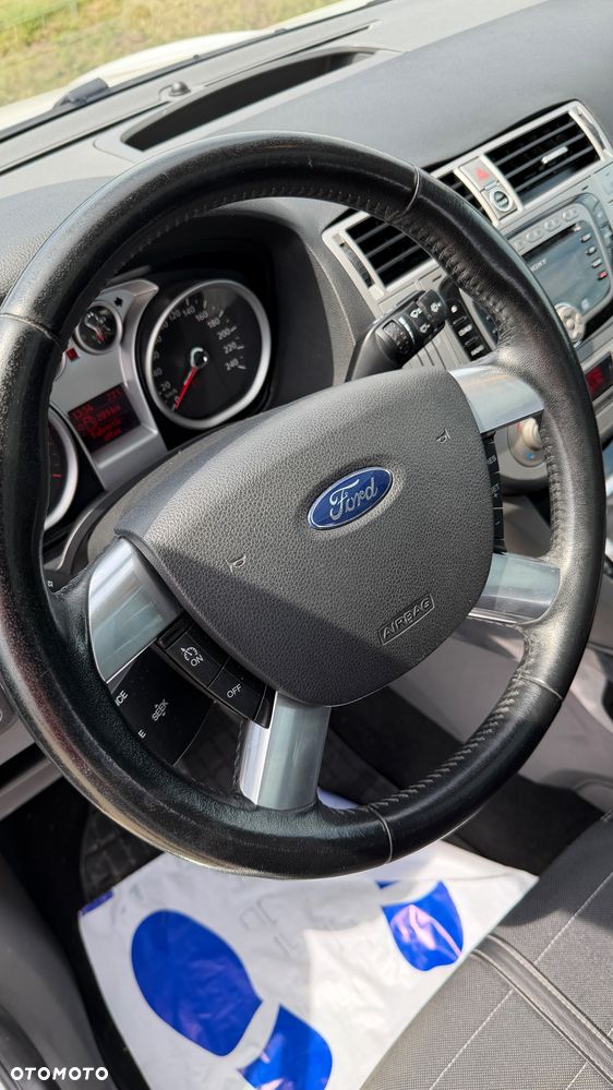 Ford Kuga 2.0 TDCi 4x4 Individual - 38