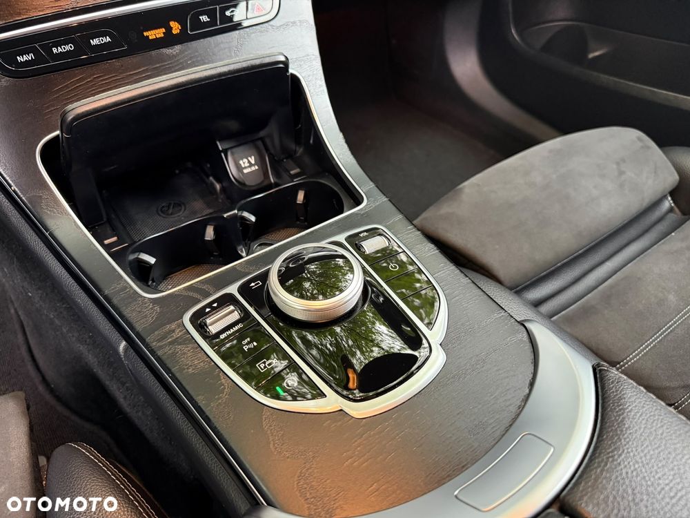Mercedes-Benz Klasa C 300 9G-TRONIC - 21